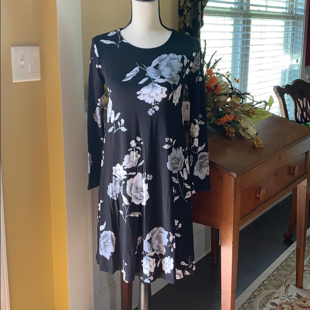 New Old Navy black n white Floral stretch dress sz XS